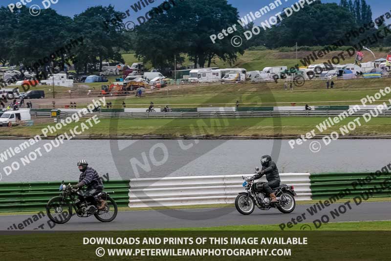 Vintage motorcycle club;eventdigitalimages;mallory park;mallory park trackday photographs;no limits trackdays;peter wileman photography;trackday digital images;trackday photos;vmcc festival 1000 bikes photographs
